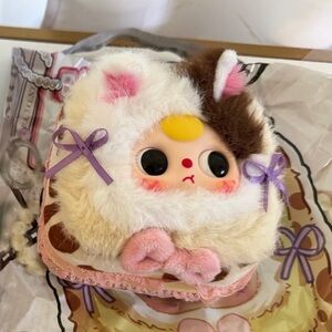 Baby Three zippered jewelry box with boba eyes